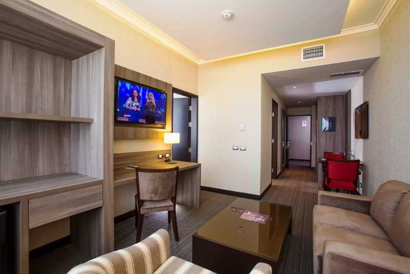 Casa Andina Premium Trujillo Hotel Encalada Bagian luar foto